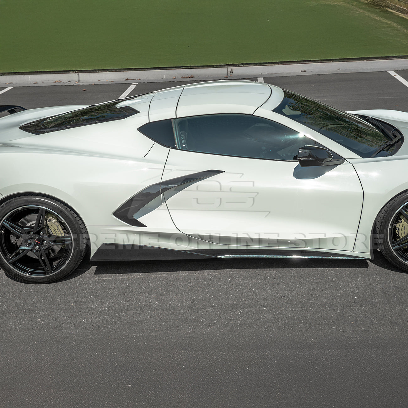 Chevrolet Corvette C8 DRY CARBON FIBER 5VM Side Skirts