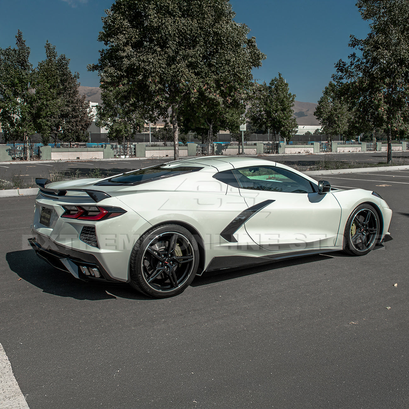 Chevrolet Corvette C8 DRY CARBON FIBER 5VM Side Skirts
