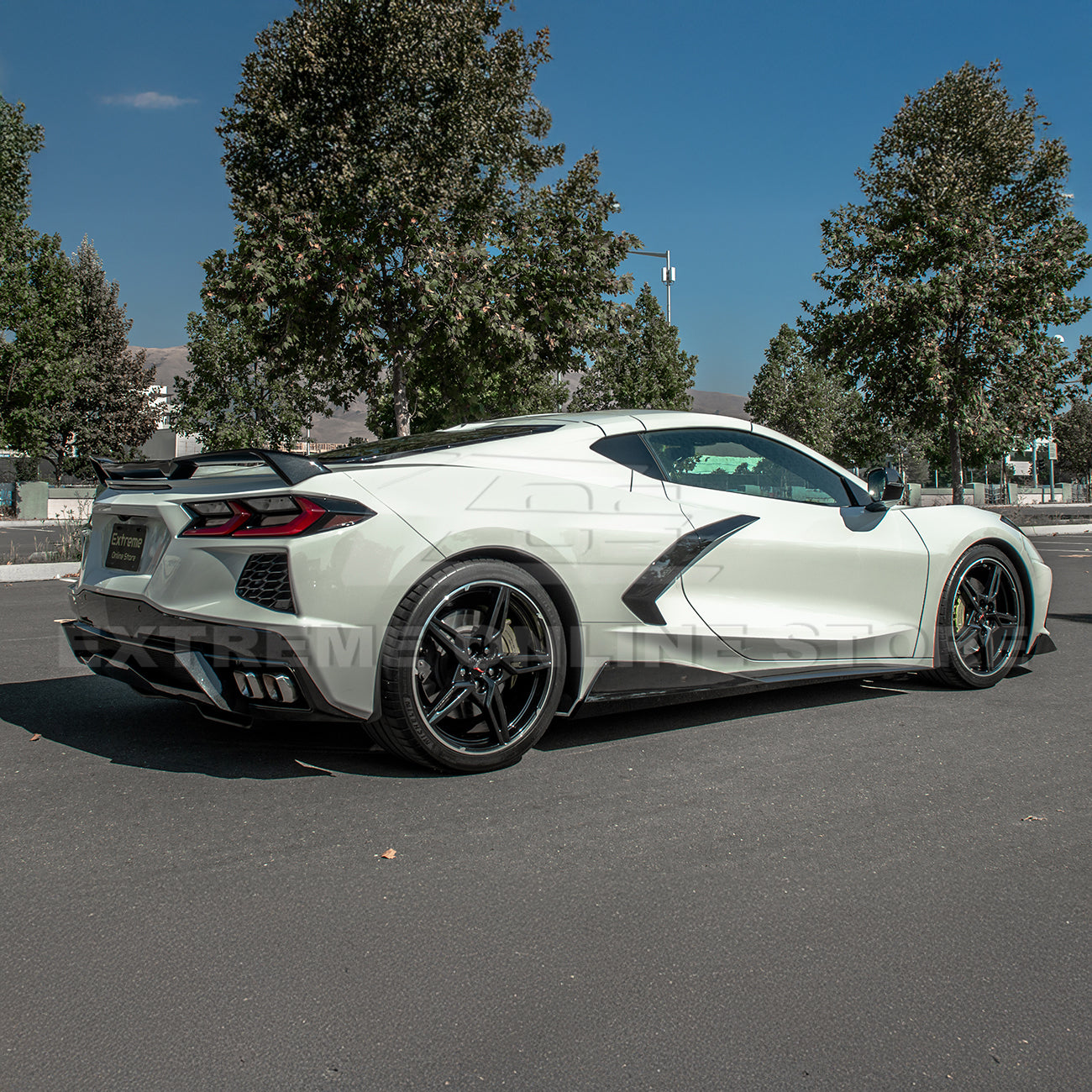 Chevrolet Corvette C8 DRY CARBON FIBER 5VM Side Skirts