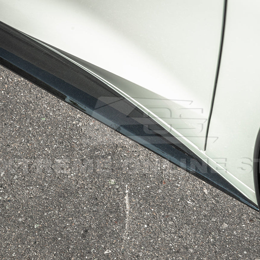 Chevrolet Corvette C8 DRY CARBON FIBER 5VM Side Skirts