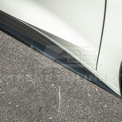 Chevrolet Corvette C8 DRY CARBON FIBER 5VM Side Skirts