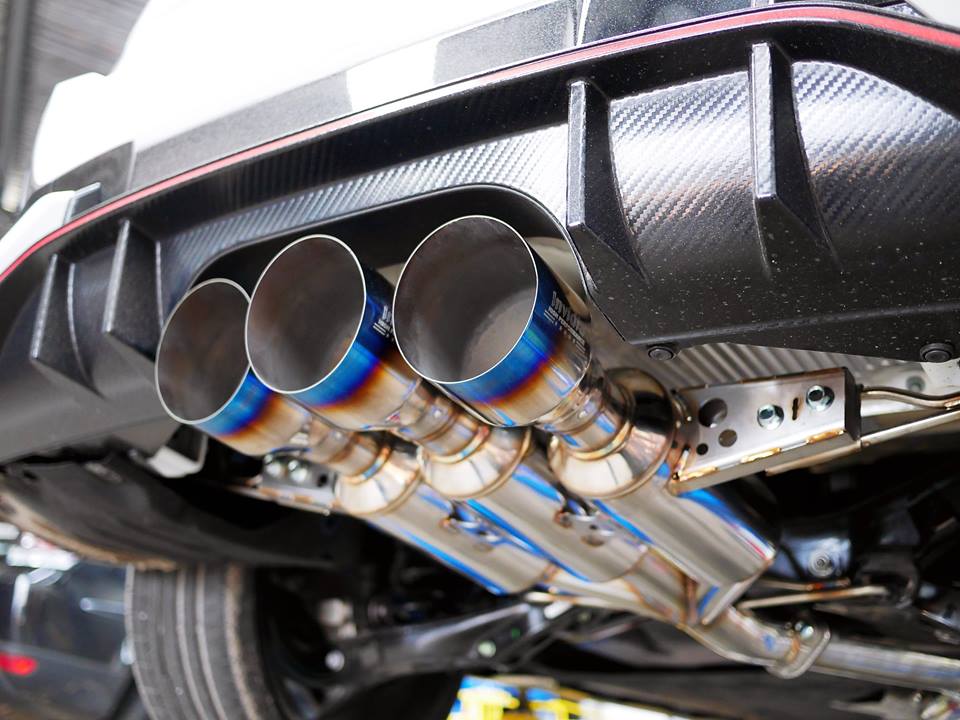 Invidia Gemini R400 Cat Back Exhaust w/ Triple Titanium Burnt Tips - 2017-2020 Honda Civic Type R
