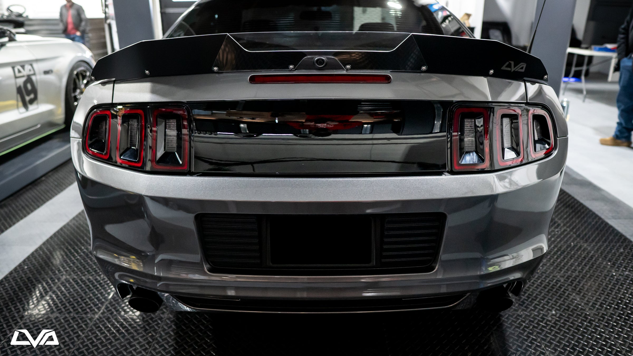 LVA 2013-2014 Ford Mustang GT Wickerbill