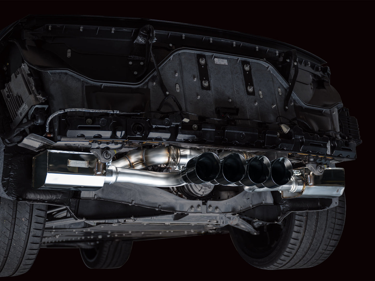 AWE SwitchPath Exhaust for C8 Corvette Z06 - Diamond Black Tips